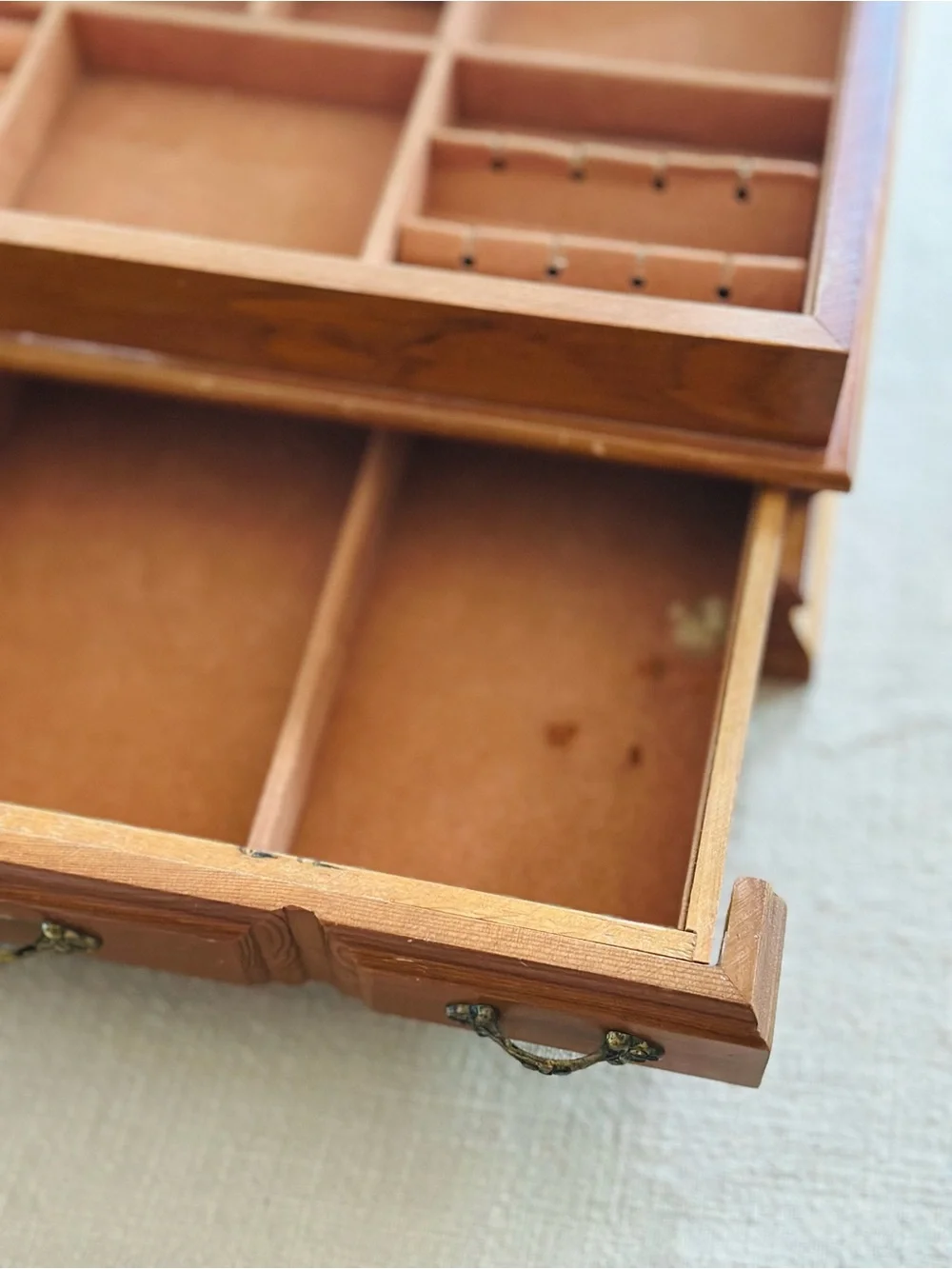 Vintage jewelry box with jewelry